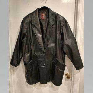 Vintage 80's leather coat / jacket, size 22/24 with deep pockets!
